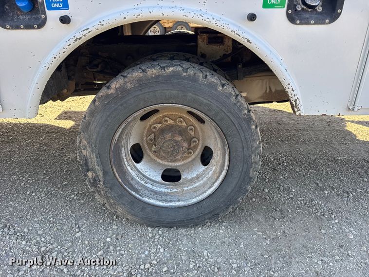 image for item EU6228 2016 Ford F550 Super Duty  bucket truck