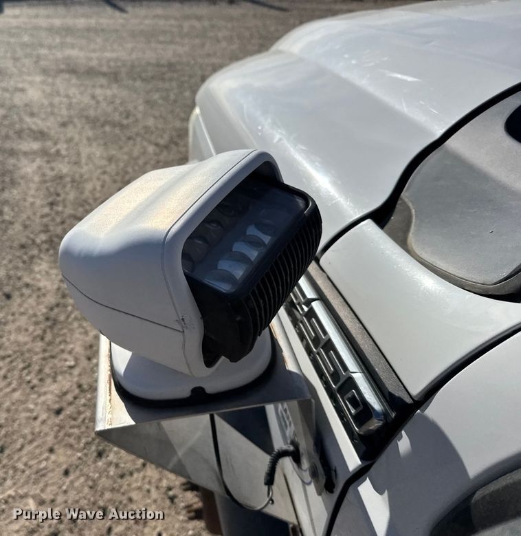 image for item EU6230 2016 Ford F550 Super Duty bucket truck