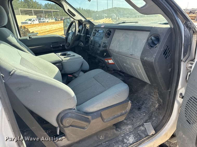 image for item EU6230 2016 Ford F550 Super Duty bucket truck