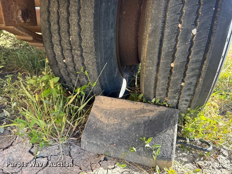 image for item EU6231 1997 MICH pole trailer