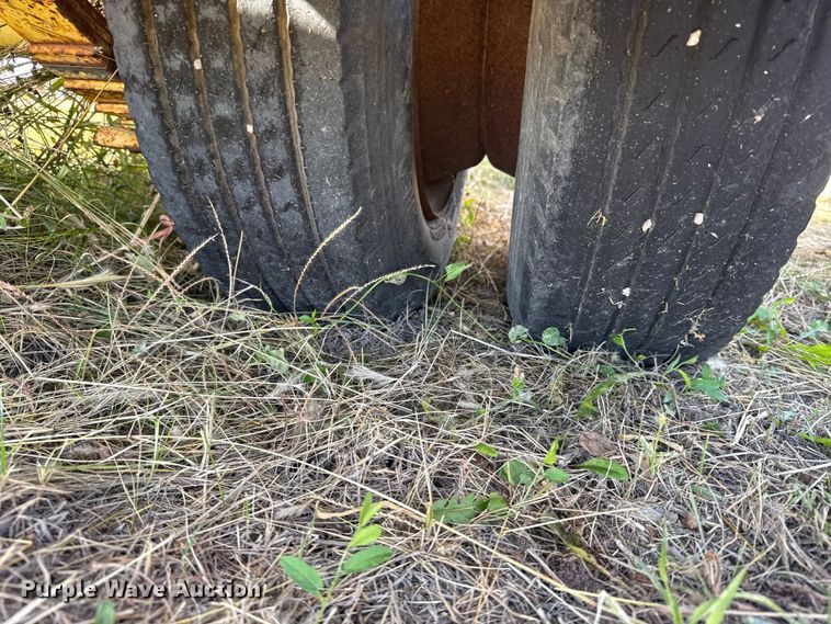 image for item EU6231 1997 MICH pole trailer