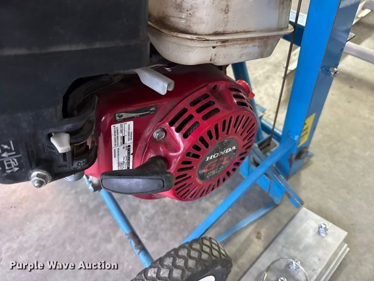 image for item EU6233 Safety Hoist Company HD-400 shingle hoist