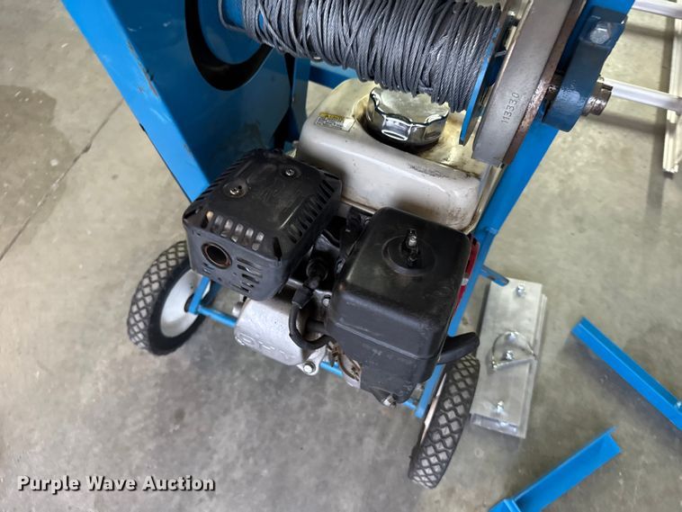 image for item EU6233 Safety Hoist Company HD-400 shingle hoist