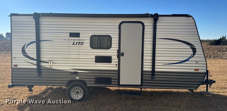 image for item EU6293 2017 Crossroads RV 18BH camper