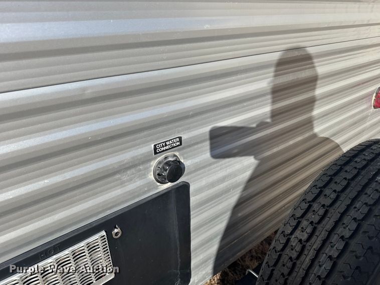 image for item EU6293 2017 Crossroads RV 18BH camper