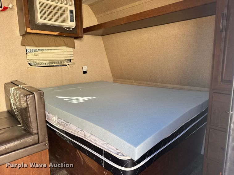 image for item EU6293 2017 Crossroads RV 18BH camper