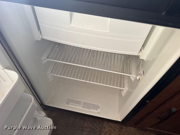 image for item EU6293 2017 Crossroads RV 18BH camper