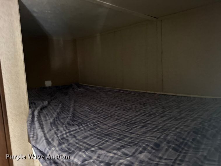 image for item EU6293 2017 Crossroads RV 18BH camper