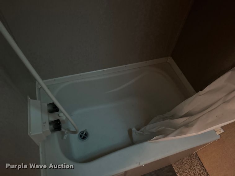 image for item EU6293 2017 Crossroads RV 18BH camper