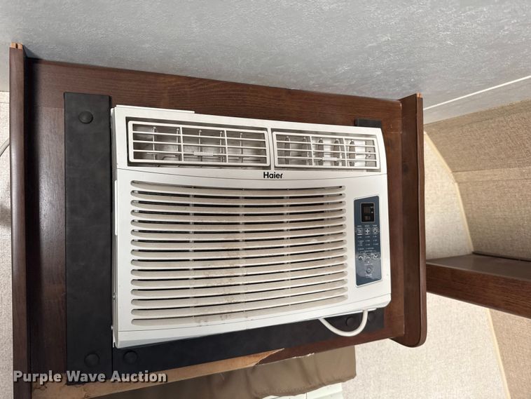 image for item EU6293 2017 Crossroads RV 18BH camper