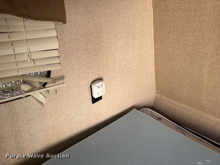 image for item EU6293 2017 Crossroads RV 18BH camper