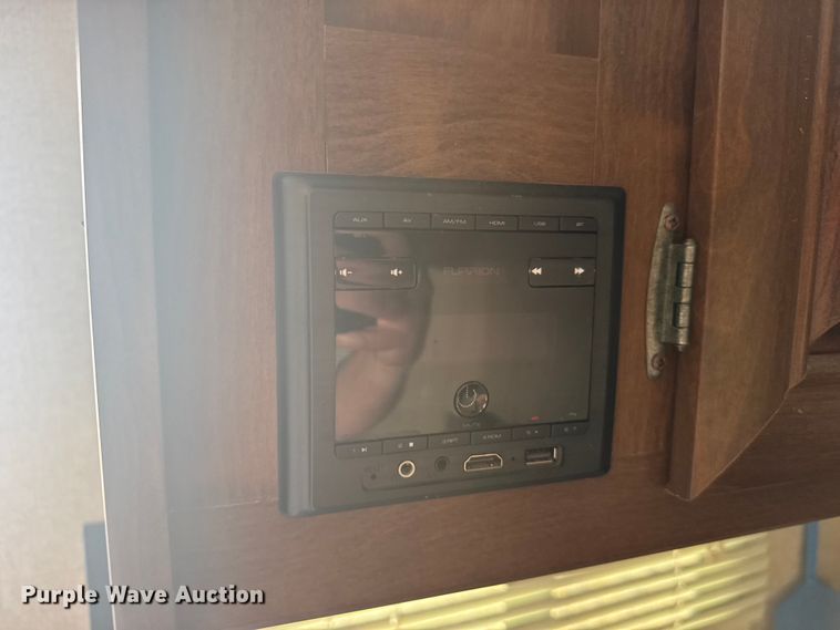 image for item EU6293 2017 Crossroads RV 18BH camper