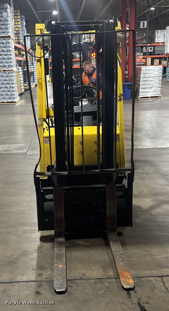 image for item EU6336 Hyster S30XM forklift