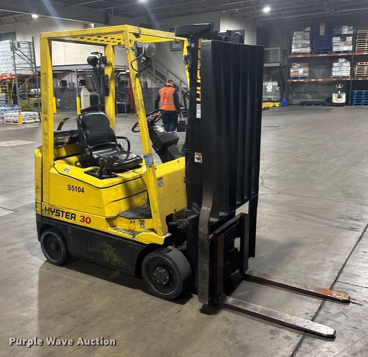 image for item EU6336 Hyster S30XM forklift