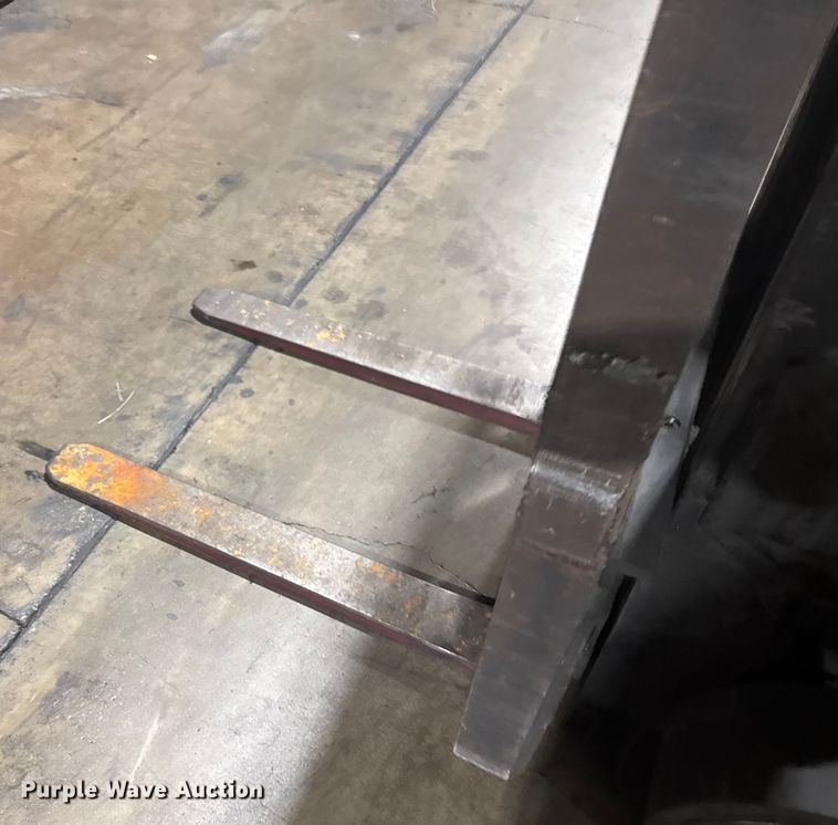 image for item EU6336 Hyster S30XM forklift