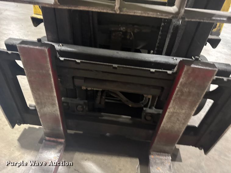 image for item EU6336 Hyster S30XM forklift