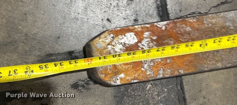 image for item EU6336 Hyster S30XM forklift