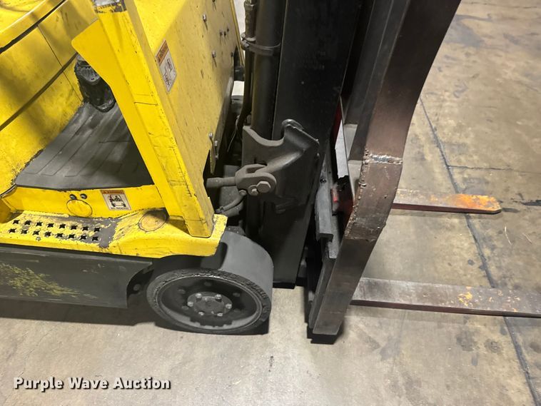 image for item EU6336 Hyster S30XM forklift