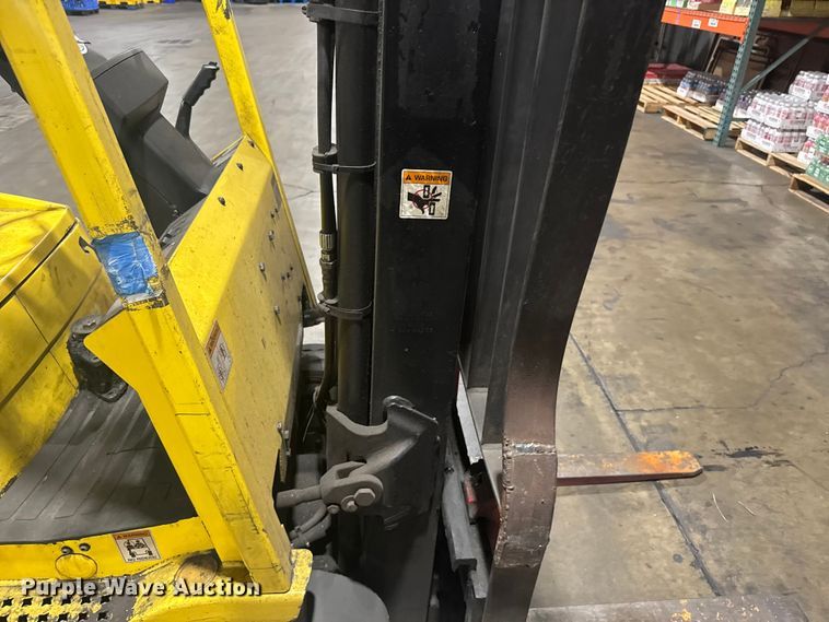 image for item EU6336 Hyster S30XM forklift
