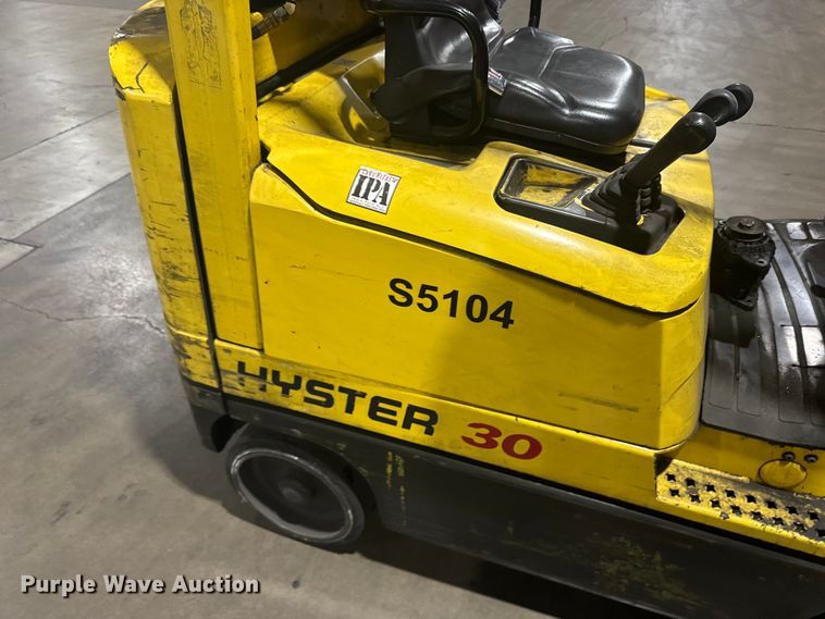 image for item EU6336 Hyster S30XM forklift