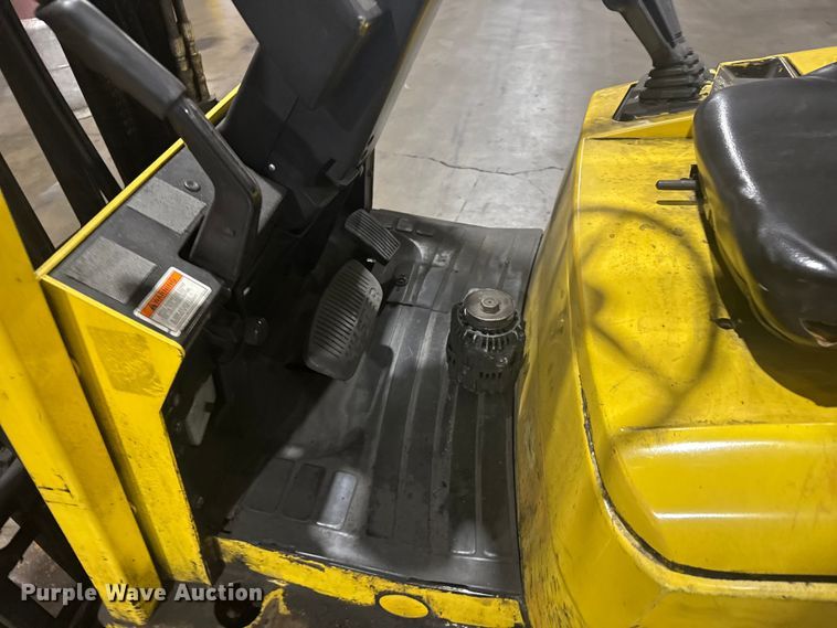 image for item EU6336 Hyster S30XM forklift