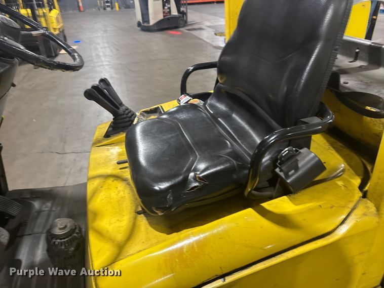 image for item EU6336 Hyster S30XM forklift