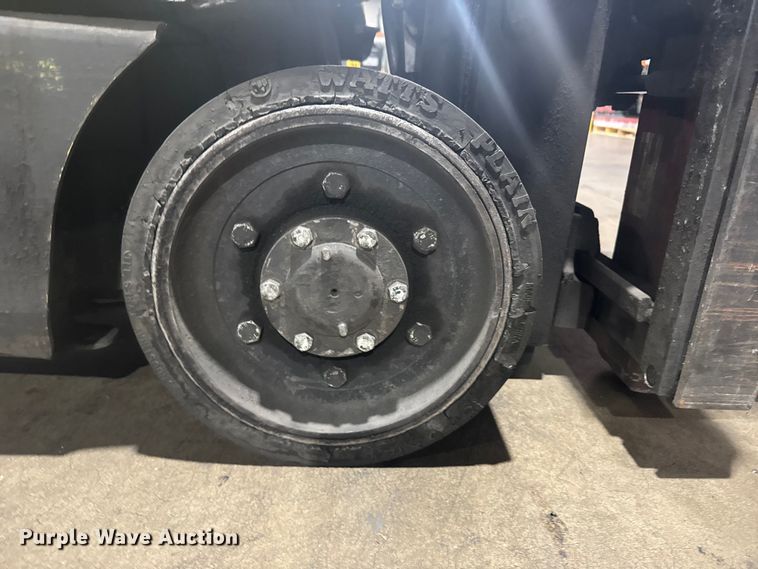 image for item EU6336 Hyster S30XM forklift