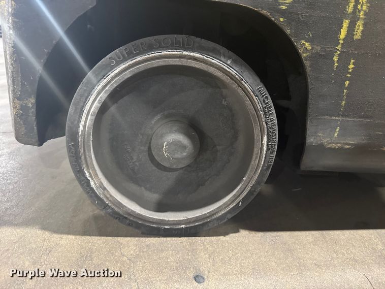 image for item EU6336 Hyster S30XM forklift