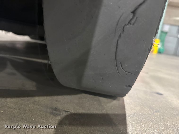 image for item EU6336 Hyster S30XM forklift