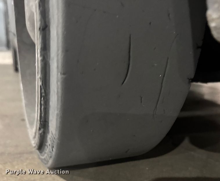 image for item EU6336 Hyster S30XM forklift