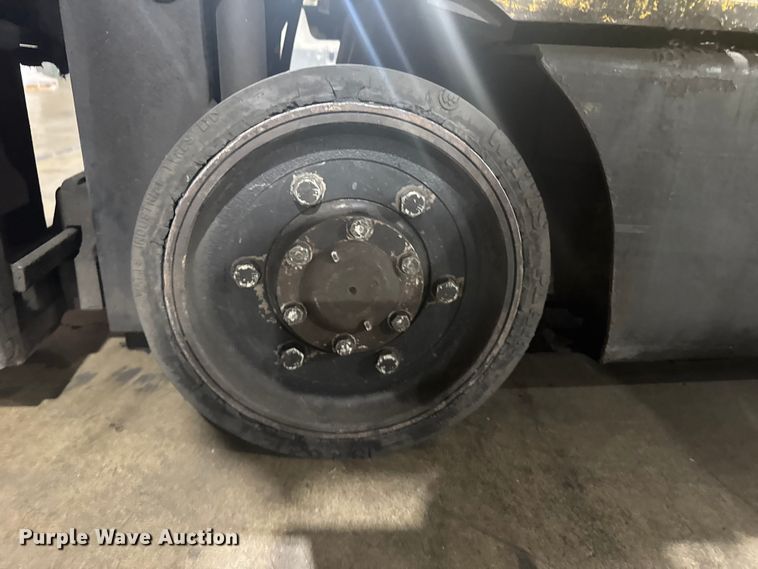 image for item EU6336 Hyster S30XM forklift