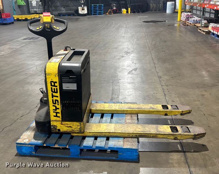 image for item EU6337 Hyster W40Z pallet jack