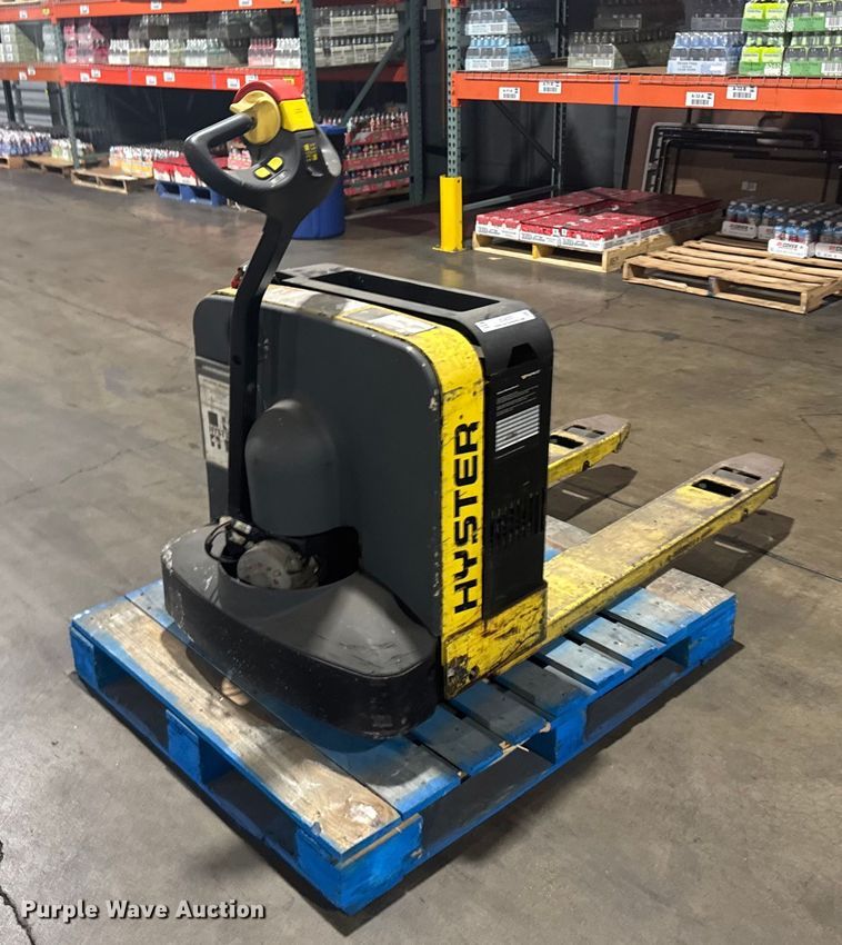 image for item EU6337 Hyster W40Z pallet jack