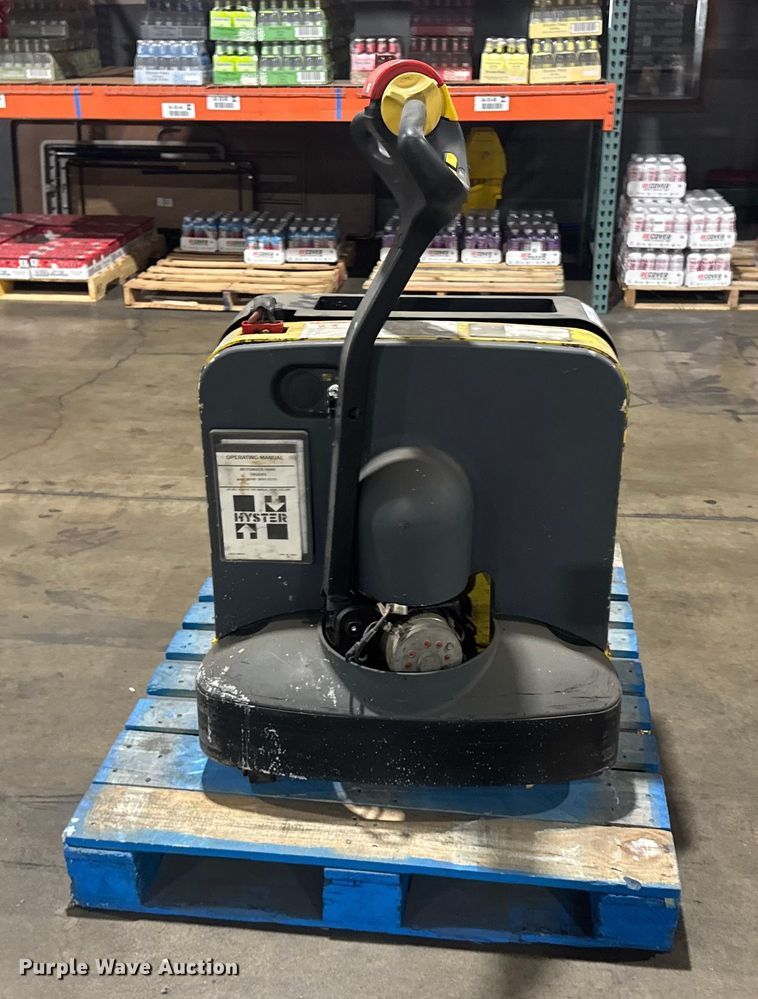 image for item EU6337 Hyster W40Z pallet jack