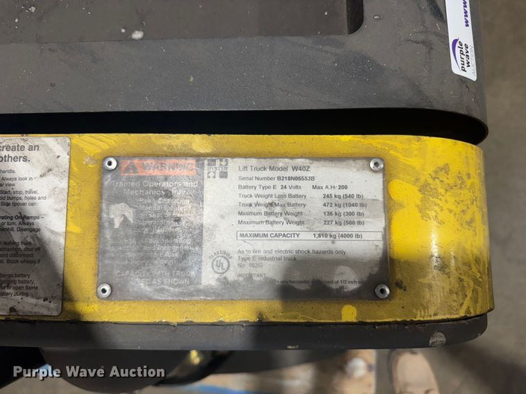 image for item EU6337 Hyster W40Z pallet jack