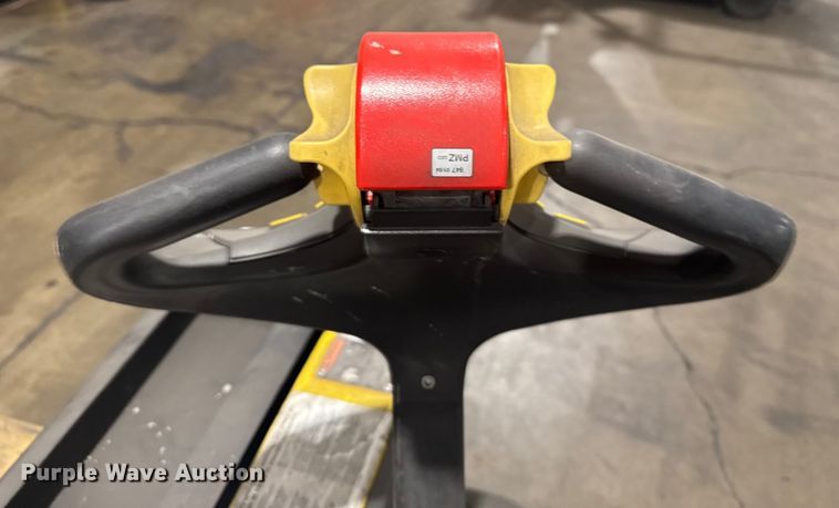 image for item EU6337 Hyster W40Z pallet jack