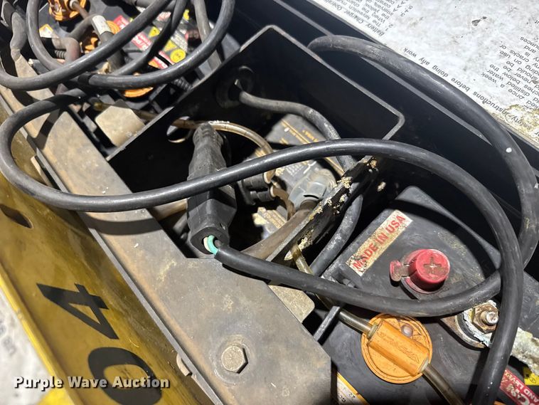 image for item EU6337 Hyster W40Z pallet jack