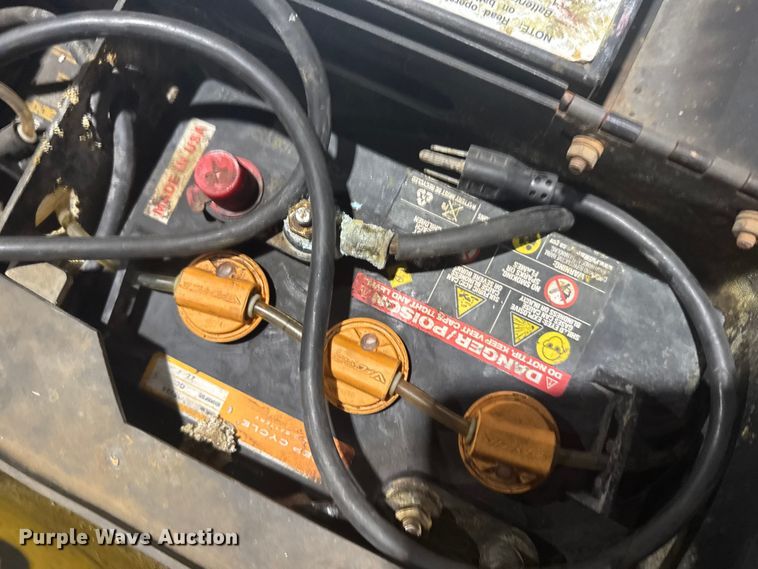 image for item EU6337 Hyster W40Z pallet jack