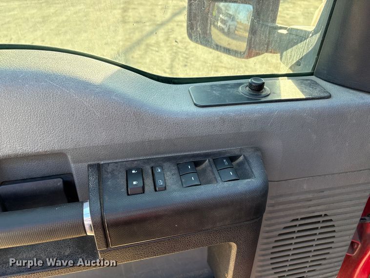 image for item EU8505 2012 Ford F250 Super Duty Crew Cab pickup truck