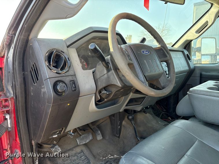 image for item EU8505 2012 Ford F250 Super Duty Crew Cab pickup truck