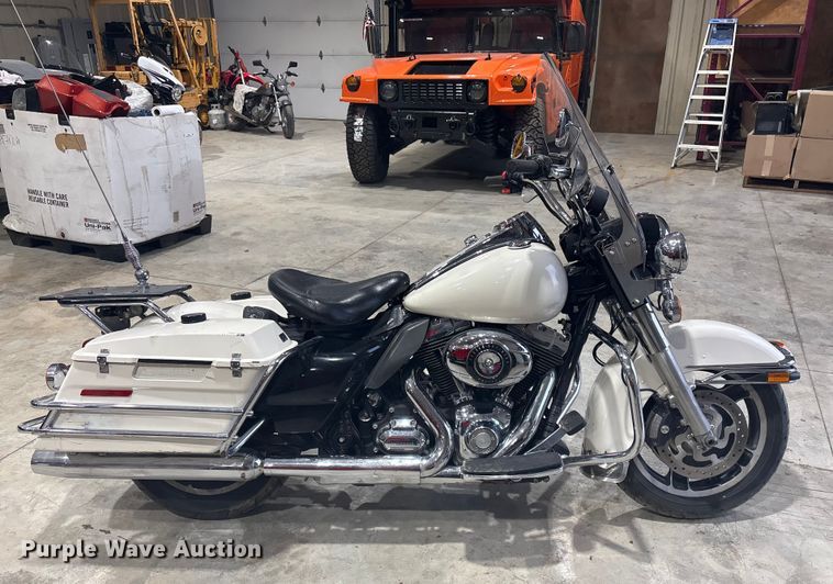 image for item EV2515 2012 Harley Davidson Police Road King motorcycle