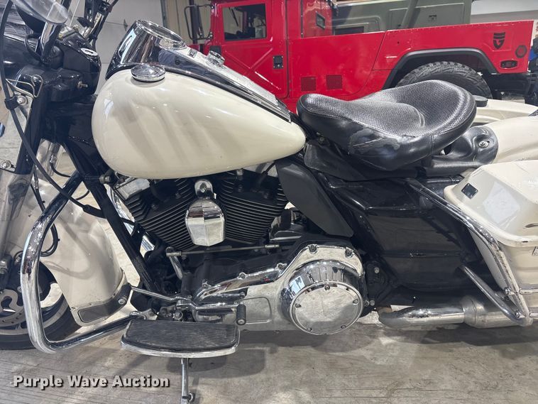 image for item EV2515 2012 Harley Davidson Police Road King motorcycle