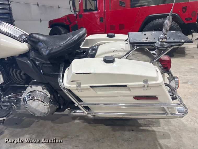 image for item EV2515 2012 Harley Davidson Police Road King motorcycle