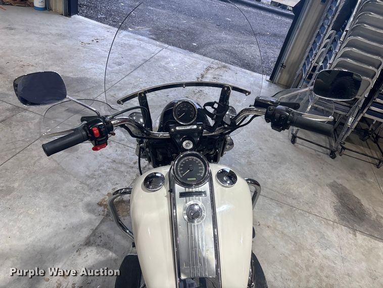image for item EV2515 2012 Harley Davidson Police Road King motorcycle