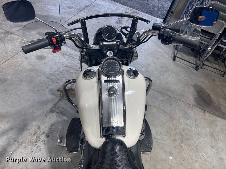 image for item EV2515 2012 Harley Davidson Police Road King motorcycle