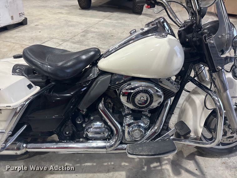 image for item EV2515 2012 Harley Davidson Police Road King motorcycle