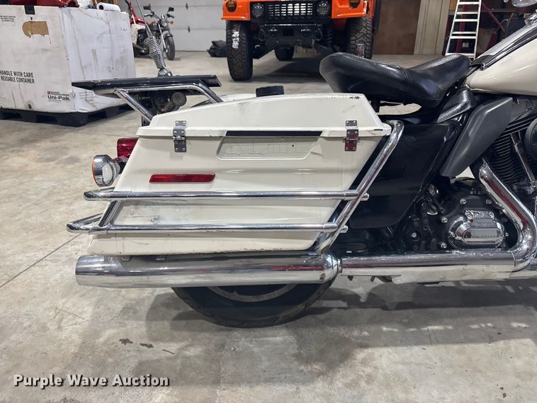 image for item EV2515 2012 Harley Davidson Police Road King motorcycle