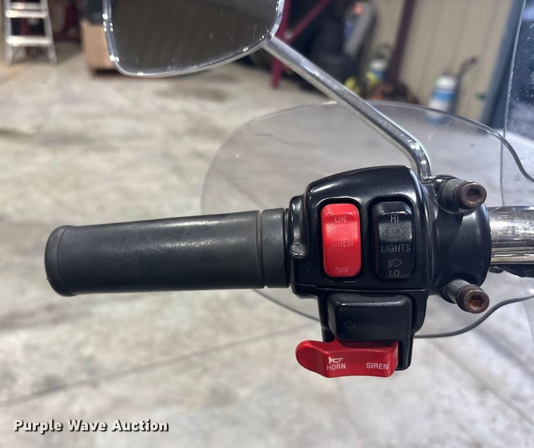 image for item EV2515 2012 Harley Davidson Police Road King motorcycle