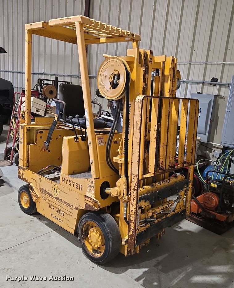 image for item EV2516 2016 Hyster E25XL-MIL forklift