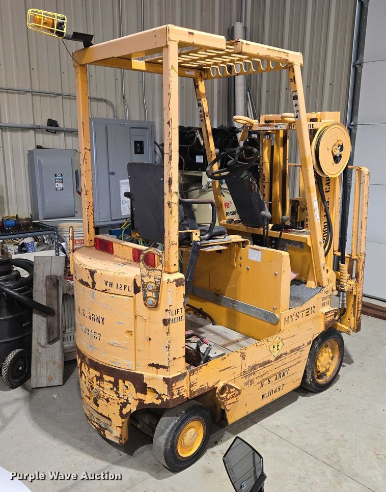 image for item EV2516 2016 Hyster E25XL-MIL forklift